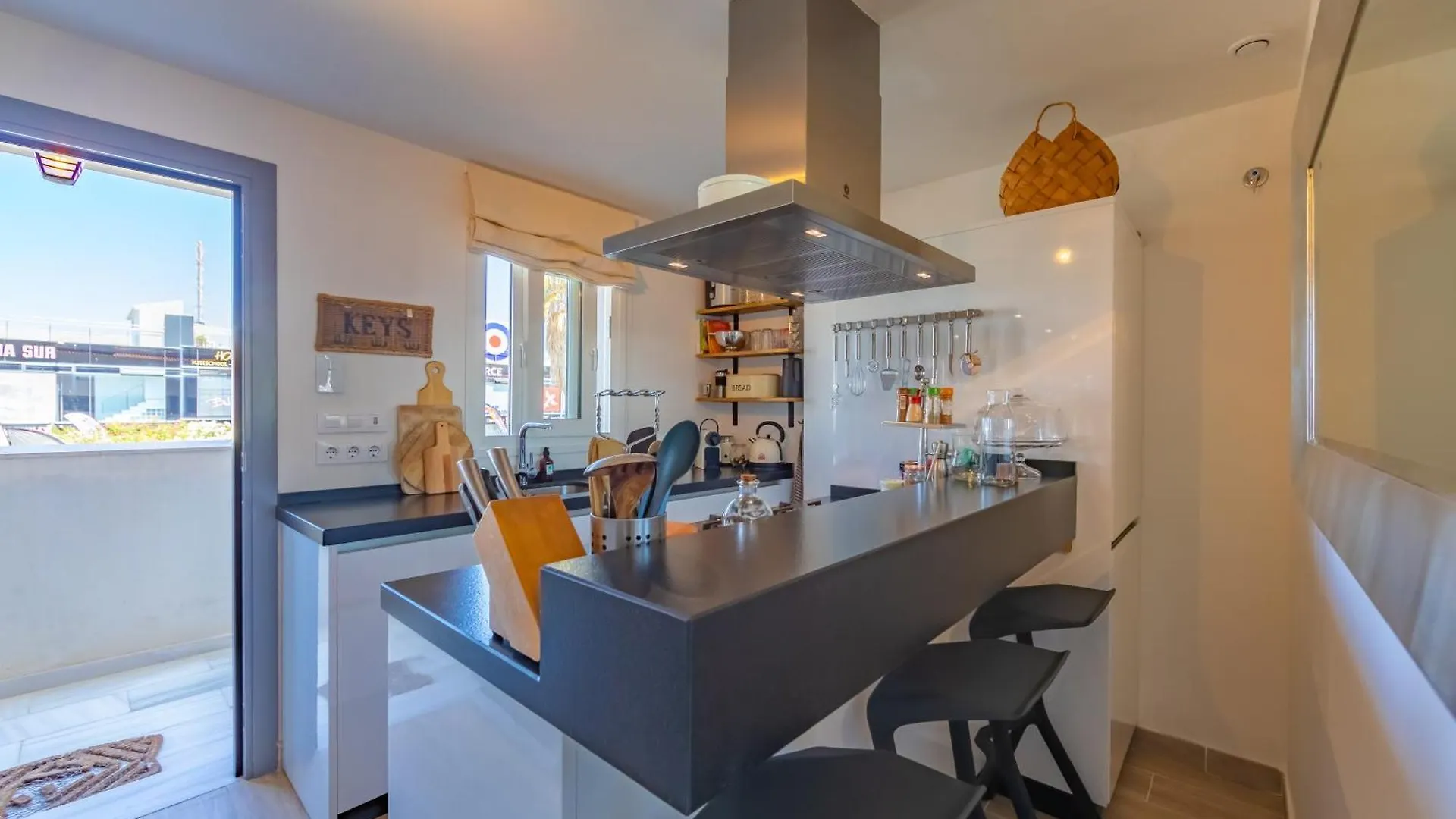 Terrace, Pool, Near Beach & Home Office Tarifa Spain