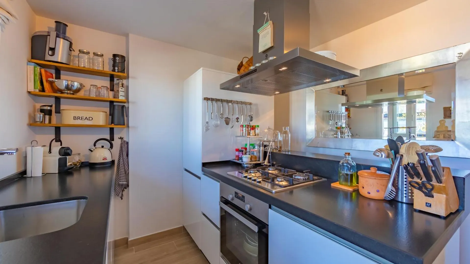 Apartment Terrace, Pool, Near Beach & Home Office Tarifa Spain
