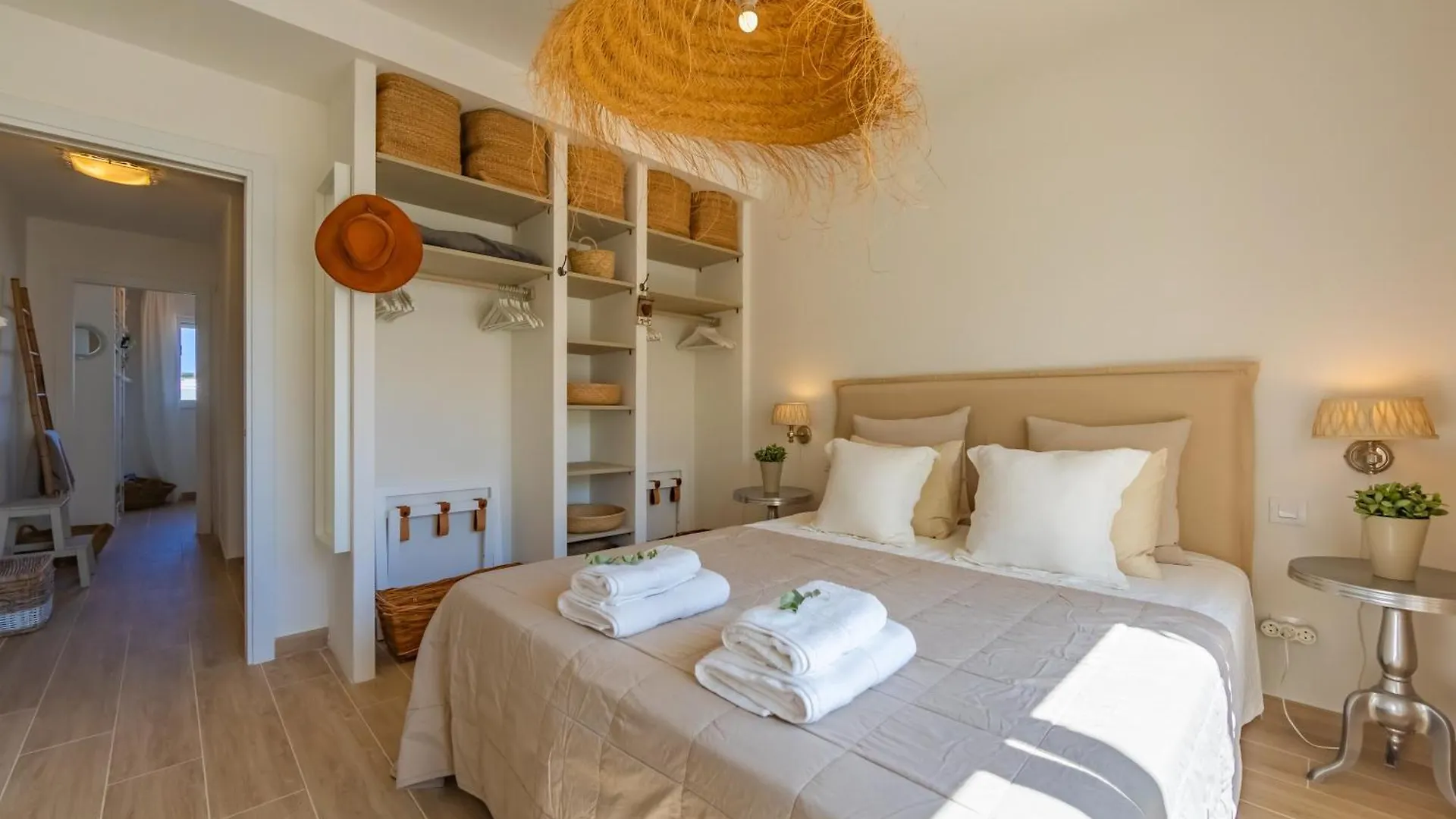 Apartment Terrace, Pool, Near Beach & Home Office Tarifa