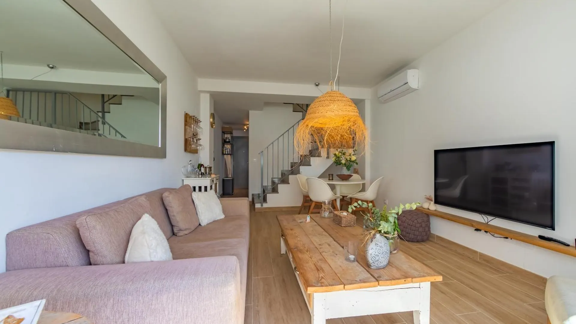Apartment Terrace, Pool, Near Beach & Home Office Tarifa