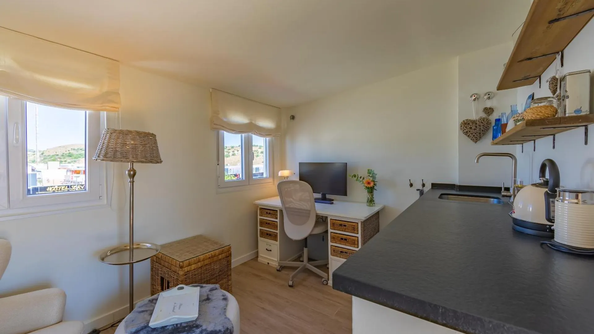 Apartment Terrace, Pool, Near Beach & Home Office Tarifa Spain