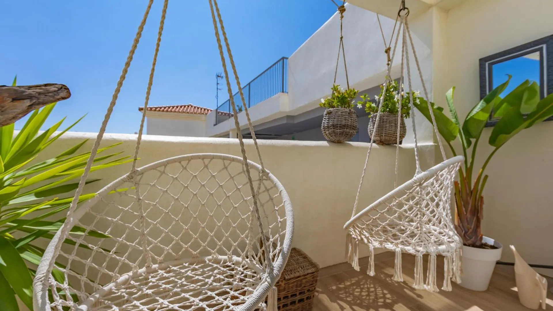 Terrace, Pool, Near Beach & Home Office Tarifa Apartment
