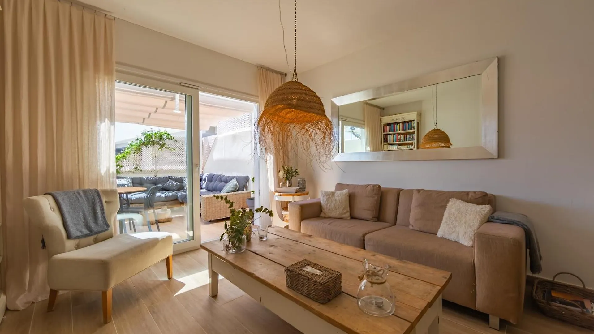 Apartment Terrace, Pool, Near Beach & Home Office Tarifa Spain
