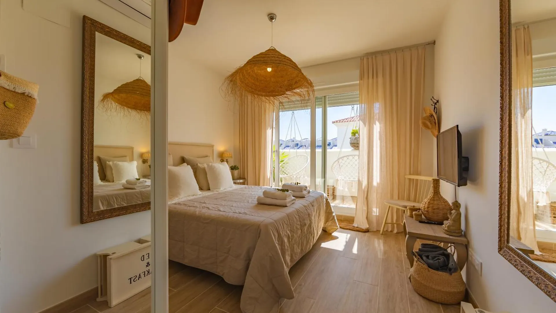 Terrace, Pool, Near Beach & Home Office Tarifa Apartment