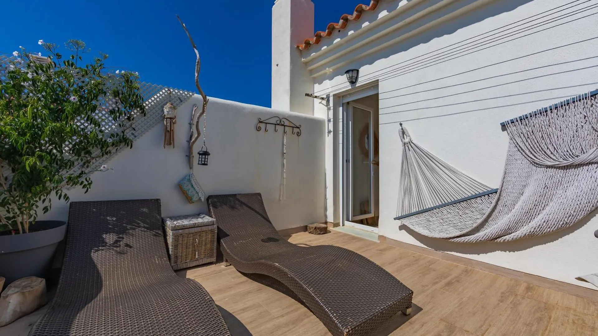 Terrace, Pool, Near Beach & Home Office 塔里法 0*,  西班牙